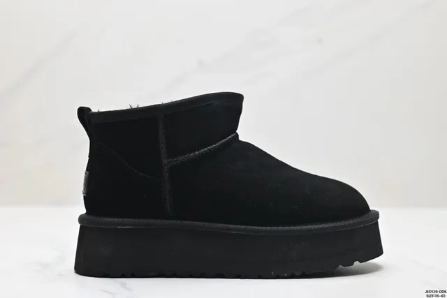 UGG Mini Platform Classic