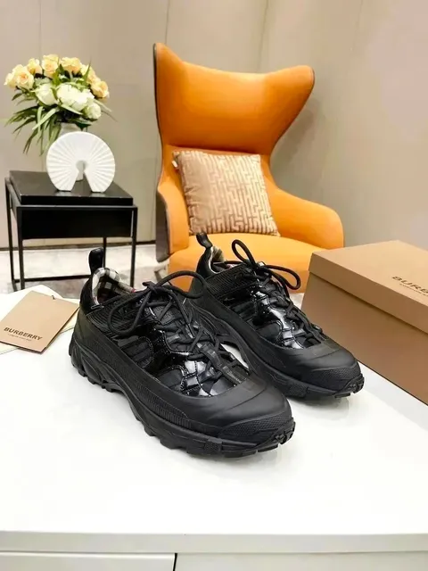 Burberry Chunky Sneaker Checkered Lining
