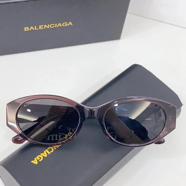 Balenciaga Oval Sunglasses Tortoiseshell Frame