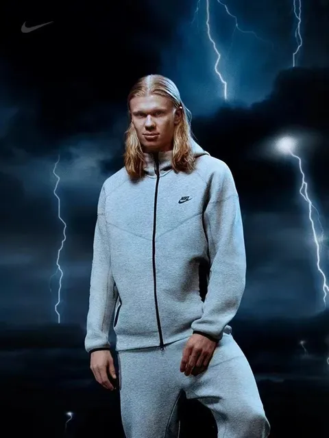 Nike Tech Fleece Full-Zip Hoodie Light Grey