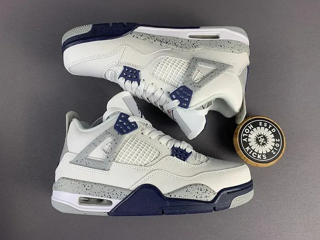 Air Jordan 4 Military Blue