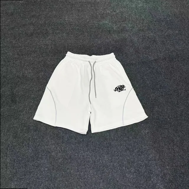 白色短裤