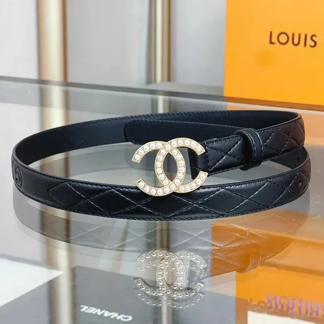 Chanel CC Pearl Belt Quilted Leather with Pearl-Embellished CC Buckle