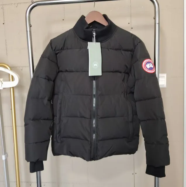 Canada Goose Puffer Jacket Classic Fit