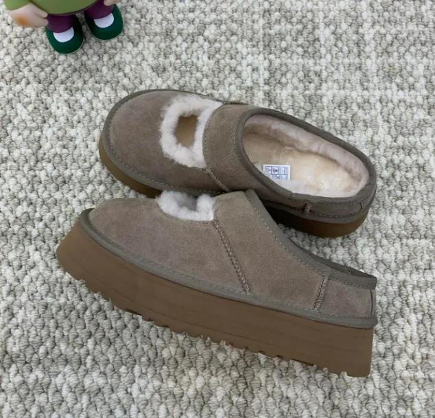 UGG Platform Slipper Suede with Shearling