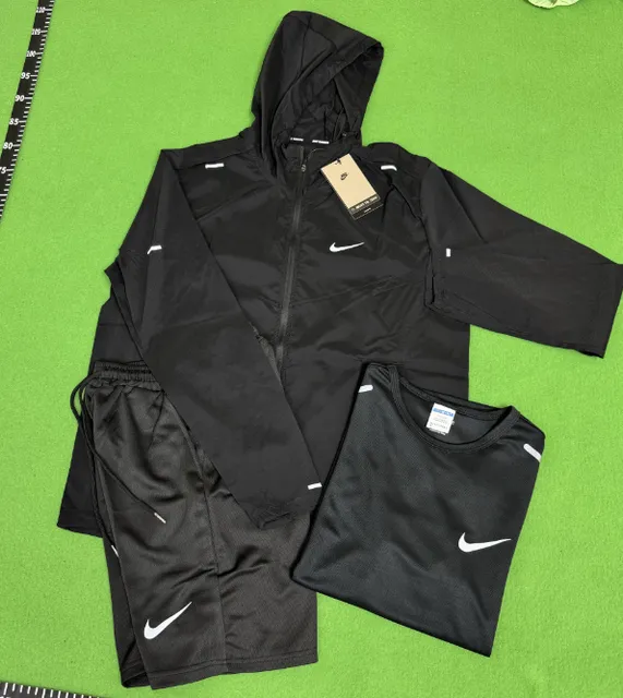 Nike Windrunner Jacket & Tech Top Set Black/White
