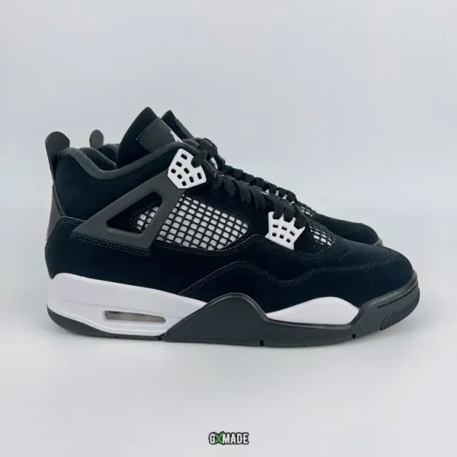 Air Jordan 4 Bred