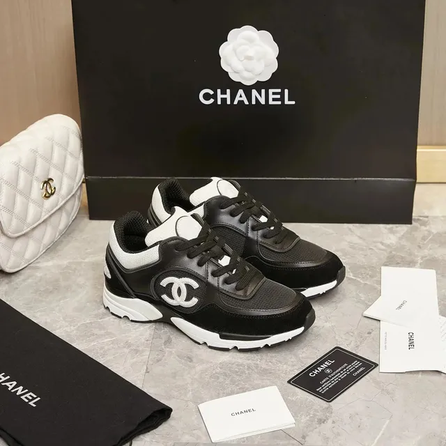 Chanel 19 Classic Logo