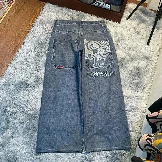 JNCO Tiger Print Jeans Rear Pocket Tiger Embroidery