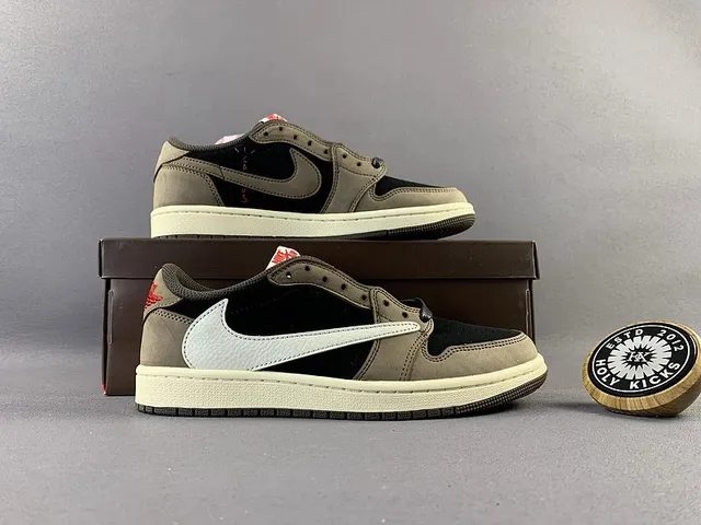 Air Jordan 1 Low Travis Scott Reverse Mocha