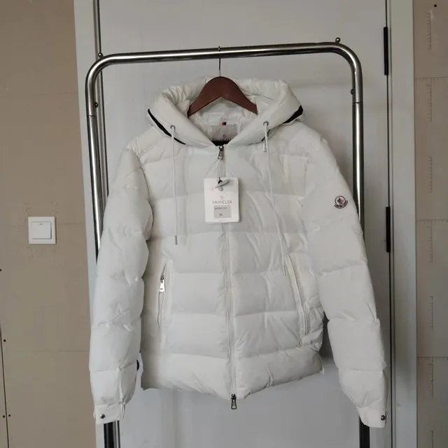 Moncler Short Puffer Jacket Classic Quilted