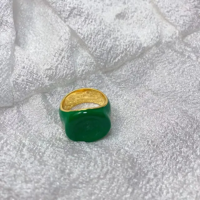 绿色