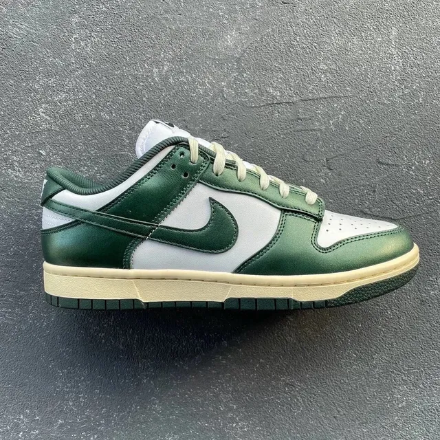 Nike Dunk Low Pine Green