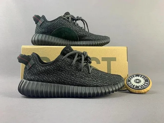 Yeezy Boost 350 V2 Zebra