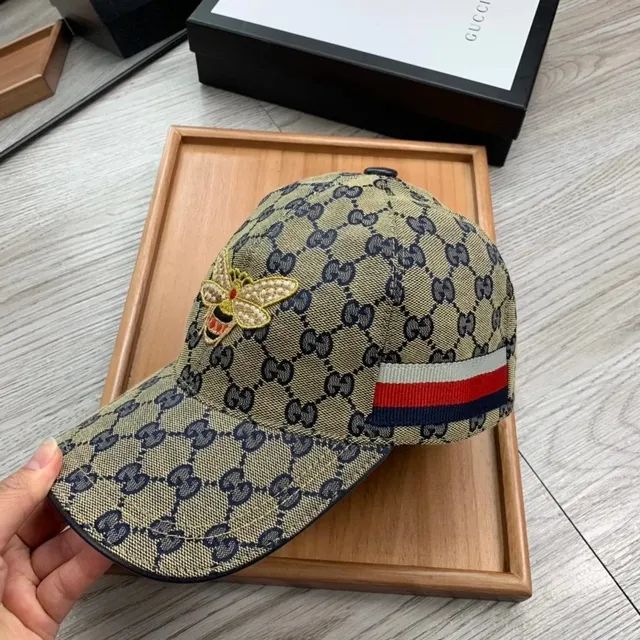 Gucci Baseball Cap GG Supreme with Bee Embroidery
