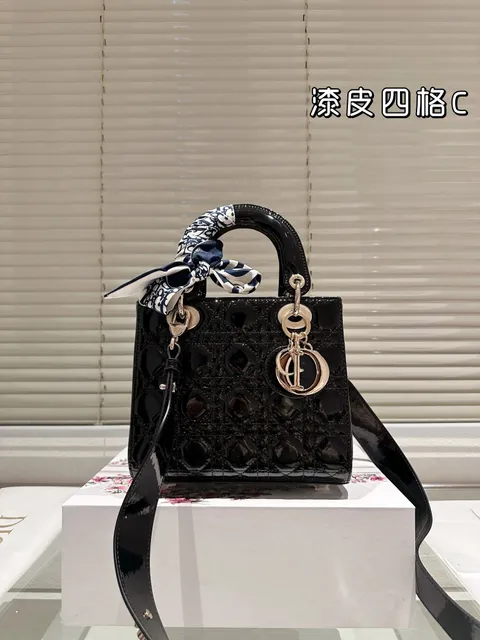 黑漆皮四格 sise(20cm)
