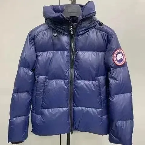 Canada Goose Puffer Jacket Classic Fit