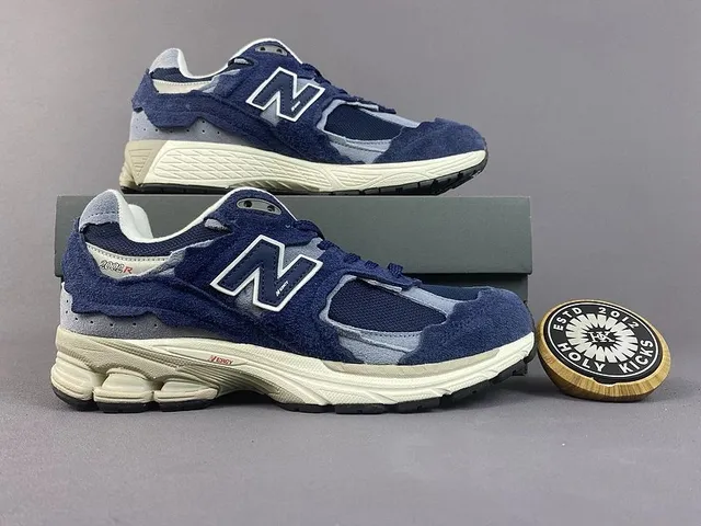 New Balance 2002R