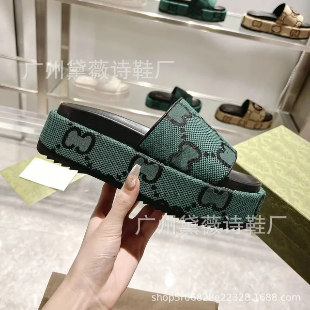 绿色黑底