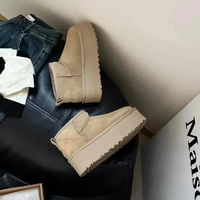 UGG Platform Mini