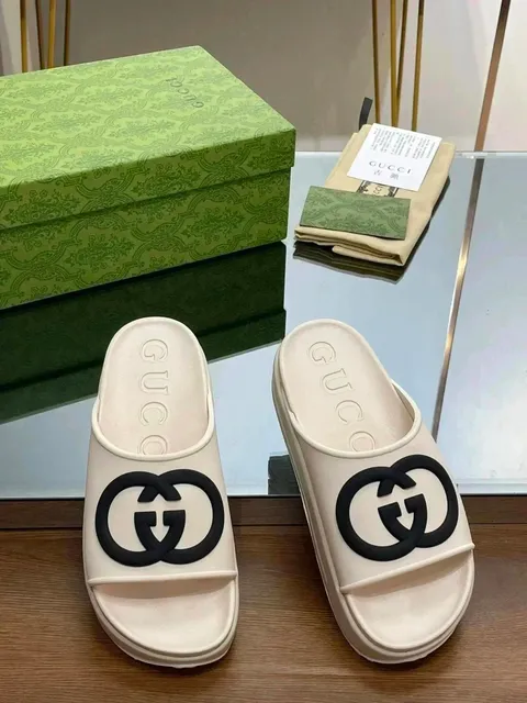 Gucci GG Marmont Slide Double G Logo