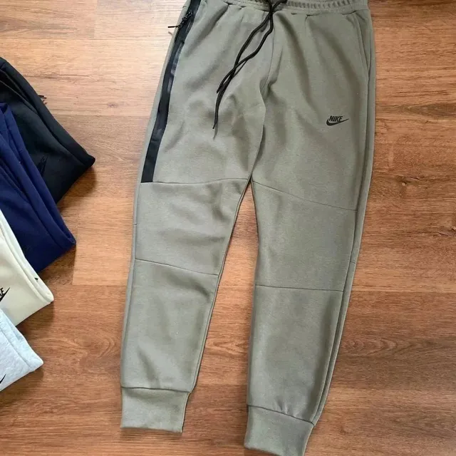Nike Tech Fleece Joggers Olive Grey