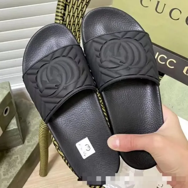 Gucci Slide Sandal GG Logo