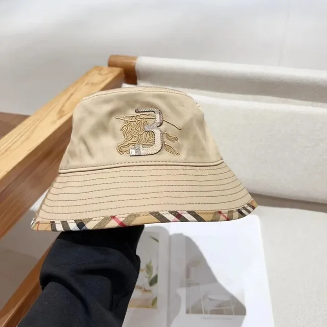 Burberry Bucket Hat Equestrian Knight Logo