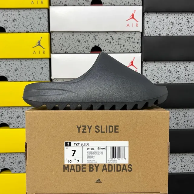 Yeezy Slide Onyx