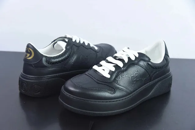 Gucci Sneaker Black Leather with Gold GG