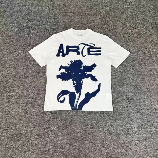 AMI Paris Graphic T-Shirt Arte Floral Print