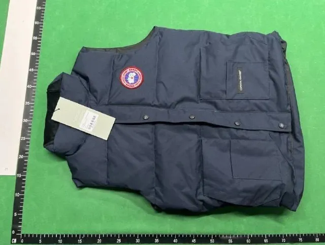 Canada Goose Puffer Vest Classic Fit