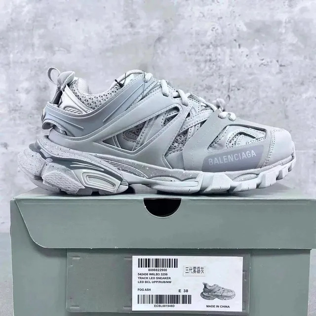 Balenciaga Triple S Fog Ash