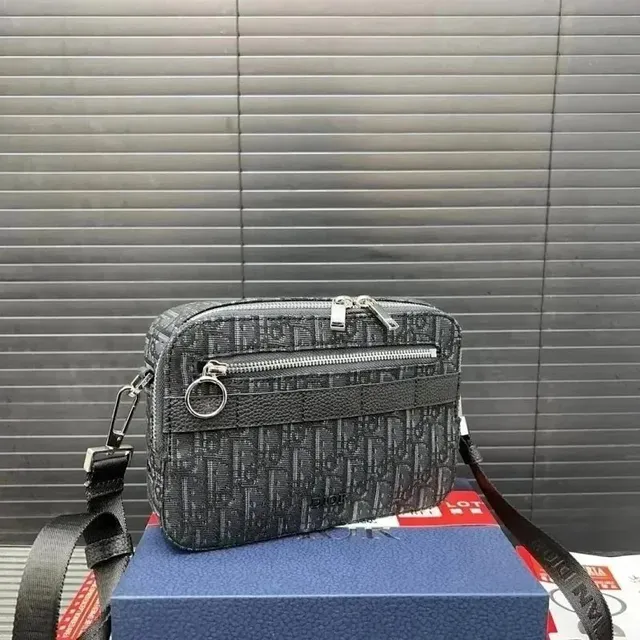 Dior B22 Crossbody Oblique Print