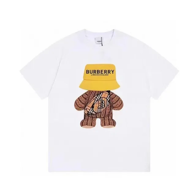 Burberry Graphic T-Shirt Bear with Bucket Hat Print