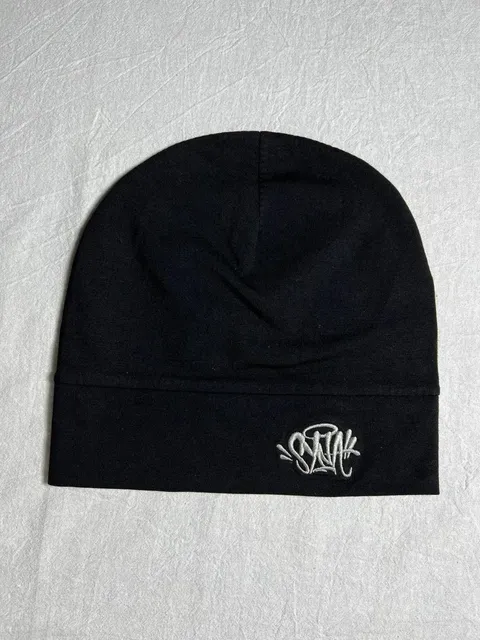 sy beanie 黑灰刺绣 with original packing