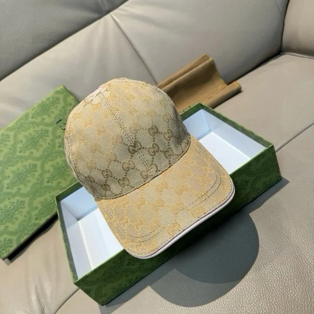 Gucci GG Supreme Cap Beige Brown Monogram