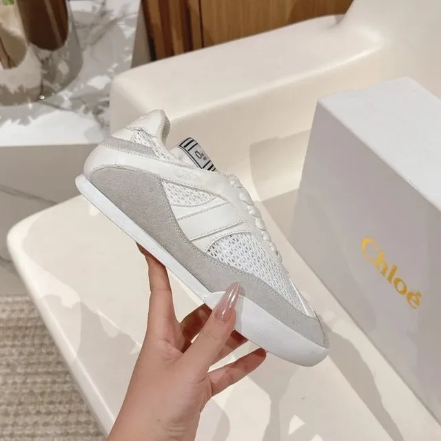 白色+灰色+网