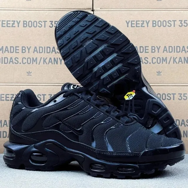 AIR MAX PIUS TN  黑色 604133-050