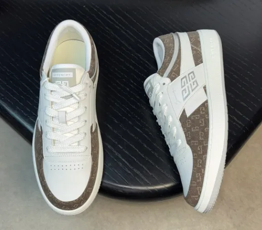 Givenchy GV3 Sneaker Brown Logo Print