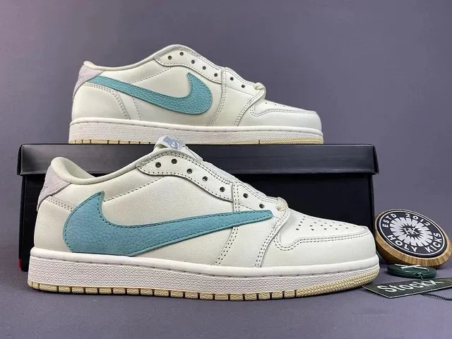 Air Jordan 1 Low Travis Scott Reverse Mocha