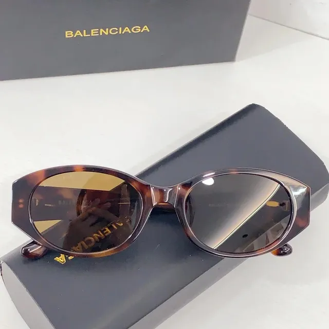 Balenciaga Oval Sunglasses Havana Tortoise