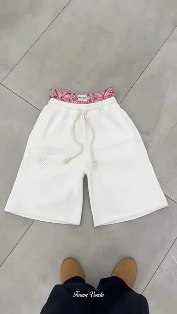 短裤白色
