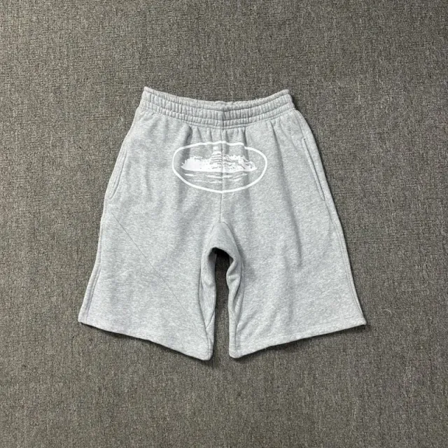 灰色短裤