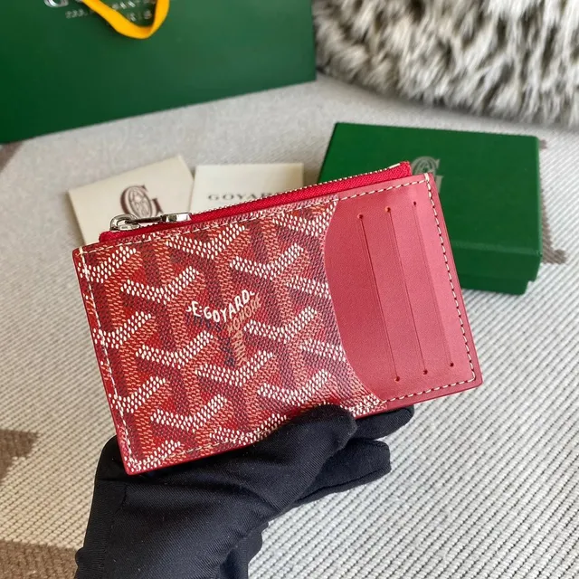 红色
