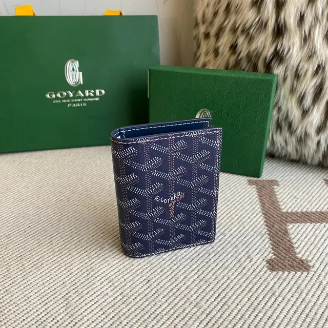 深蓝色