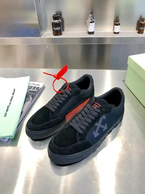 Off-White Low Sneaker Industrial