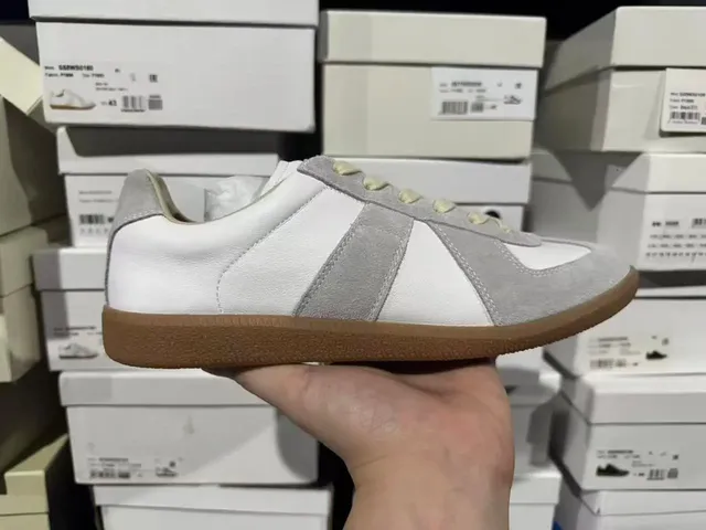 Maison Margiela Tabi Sneaker White Grey Suede