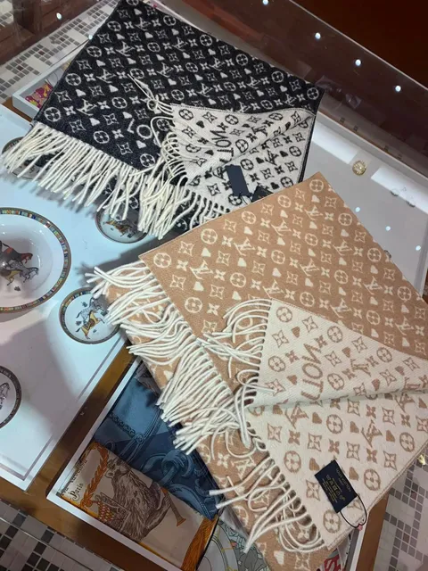 Louis Vuitton Monogram Shawl Reversible Logo