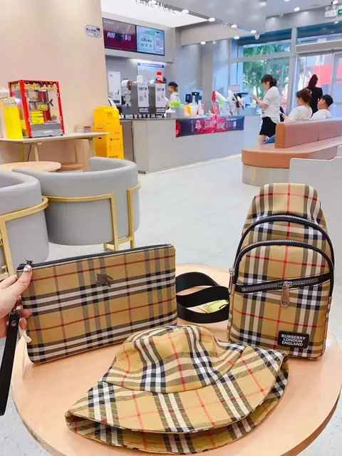 Burberry Check Print Accessories Set Vintage Check